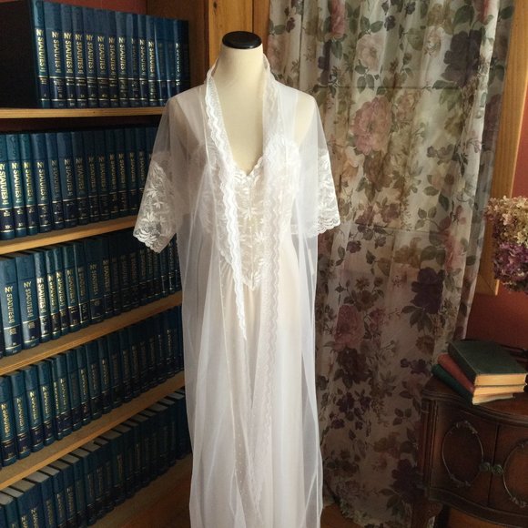 Long White Gown and Gossamer Robe Bridal Set - Picture 10 of 15